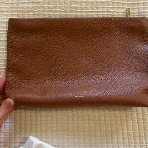 Cuyana Leather Oversized Pouch – Cognac